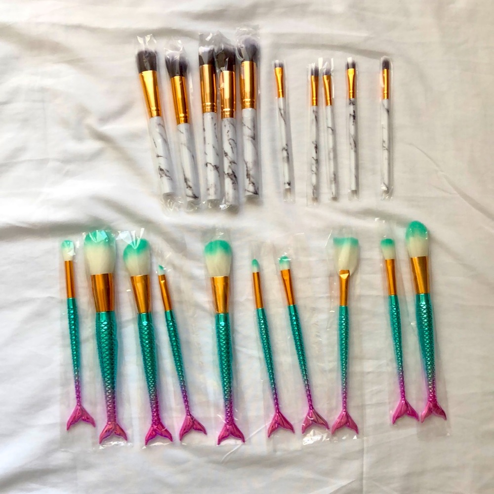 2 for price of 1 set of makeup brushes!